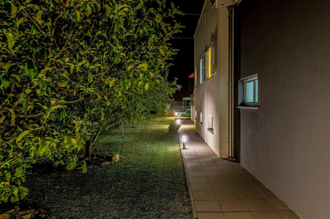 Luxury Villa Nadalina-Dicmo Dugopolje Kültér fotó