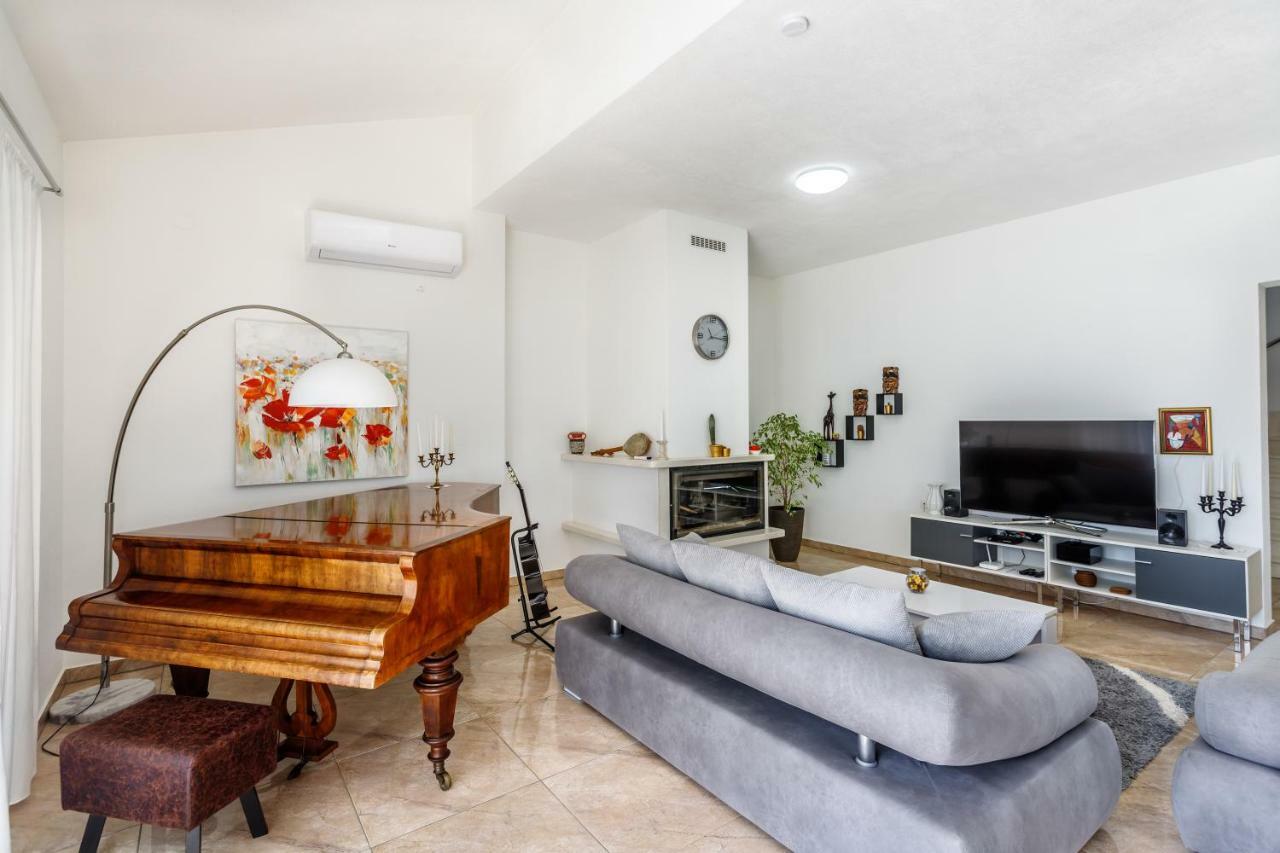 Luxury Villa Nadalina-Dicmo Dugopolje Kültér fotó